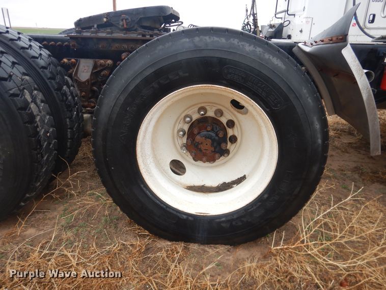 image for item DJ1119 2009 Volvo VHD  semi truck