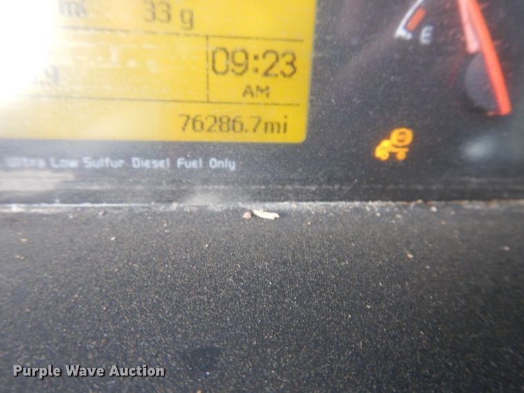 image for item DJ1120 2009 Volvo VHD  semi truck