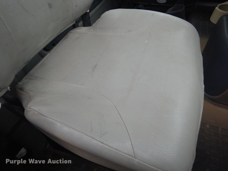 image for item DJ1120 2009 Volvo VHD  semi truck