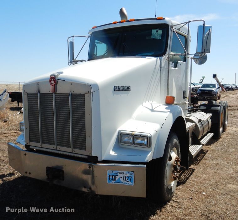 image for item DJ1139 2008 Kenworth T800  semi truck