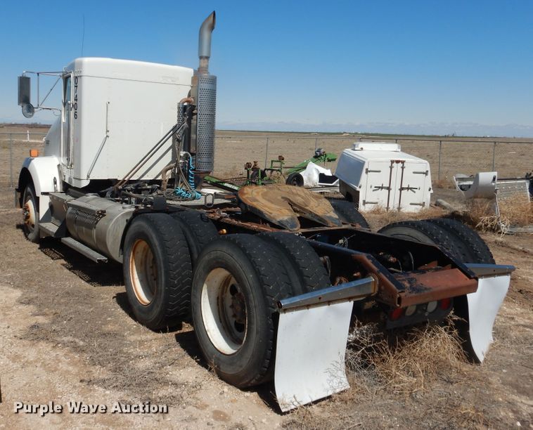 image for item DJ1139 2008 Kenworth T800  semi truck