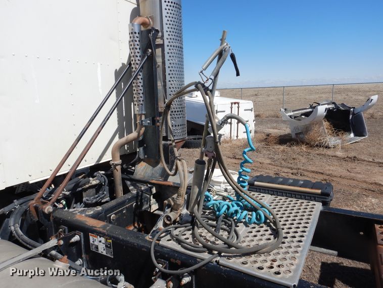 image for item DJ1139 2008 Kenworth T800  semi truck