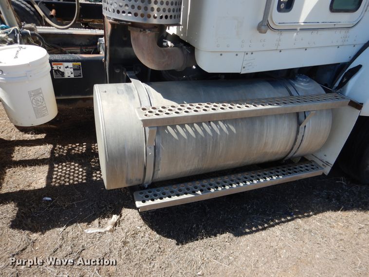 image for item DJ1139 2008 Kenworth T800  semi truck