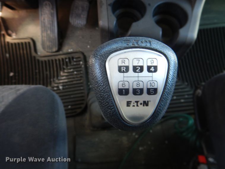 image for item DJ1139 2008 Kenworth T800  semi truck