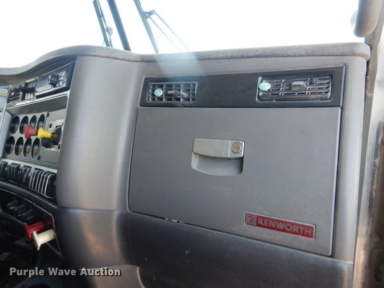 image for item DJ1139 2008 Kenworth T800  semi truck