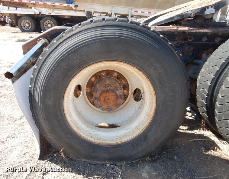 image for item DJ1139 2008 Kenworth T800  semi truck