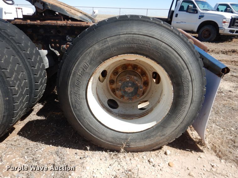 image for item DJ1139 2008 Kenworth T800  semi truck