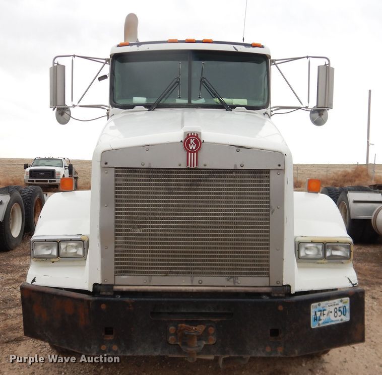 image for item DJ1156 2008 Kenworth T800  semi truck