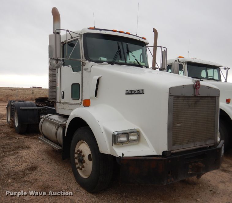 image for item DJ1156 2008 Kenworth T800  semi truck