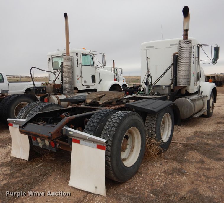 image for item DJ1156 2008 Kenworth T800  semi truck