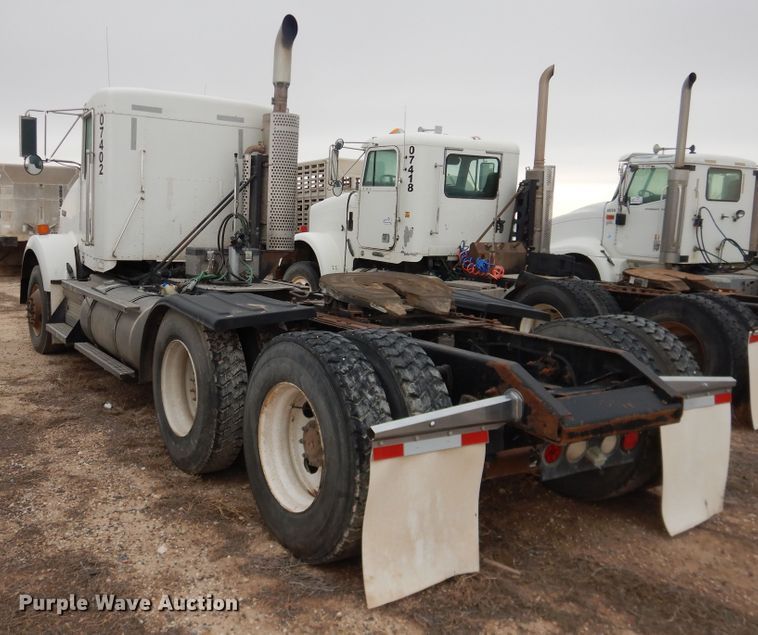 image for item DJ1156 2008 Kenworth T800  semi truck