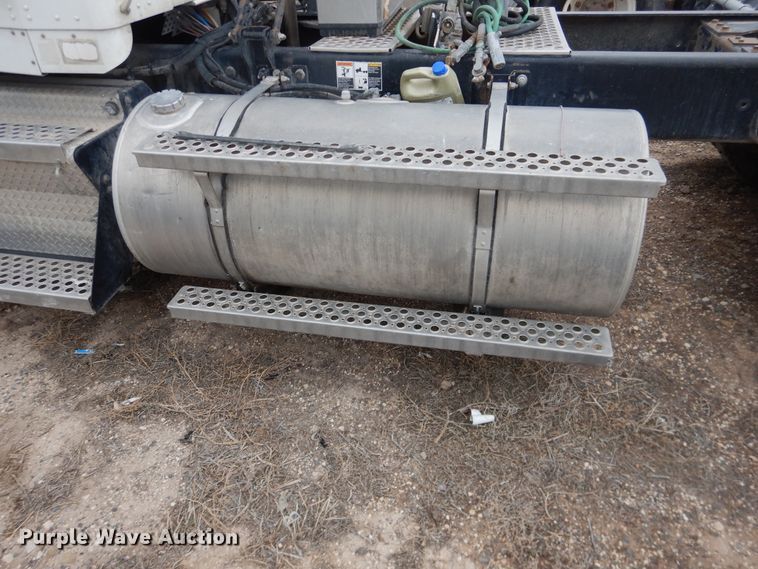 image for item DJ1156 2008 Kenworth T800  semi truck