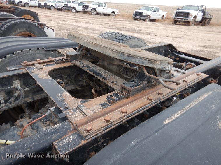 image for item DJ1156 2008 Kenworth T800  semi truck