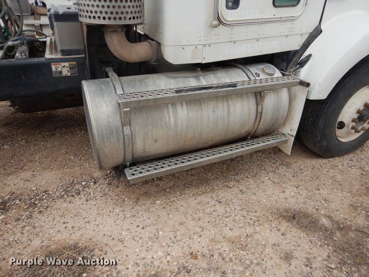 image for item DJ1156 2008 Kenworth T800  semi truck