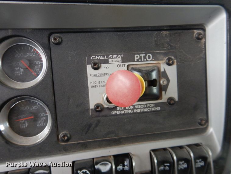 image for item DJ1156 2008 Kenworth T800  semi truck