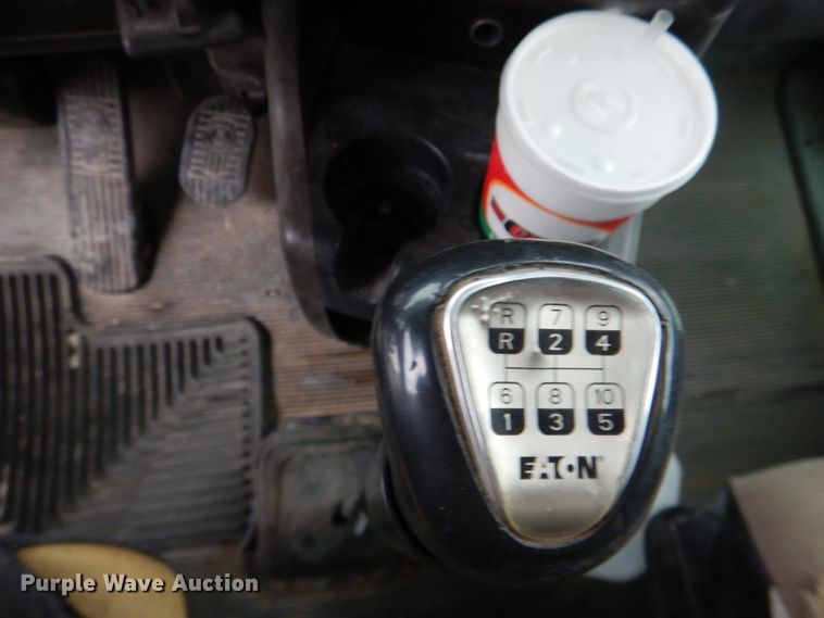 image for item DJ1156 2008 Kenworth T800  semi truck