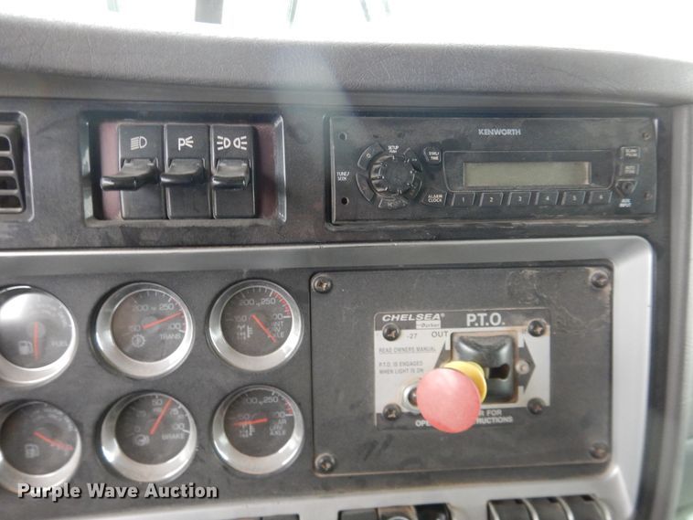 image for item DJ1156 2008 Kenworth T800  semi truck