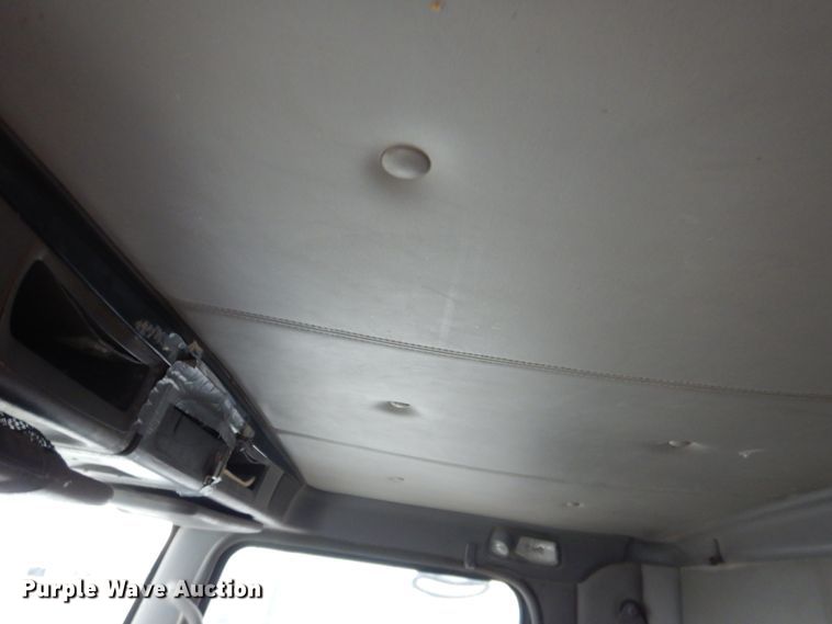 image for item DJ1156 2008 Kenworth T800  semi truck