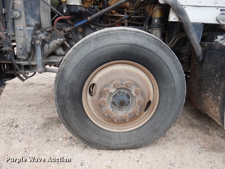 image for item DJ1156 2008 Kenworth T800  semi truck