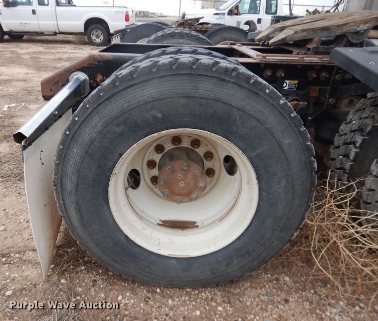 image for item DJ1156 2008 Kenworth T800  semi truck