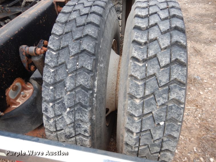 image for item DJ1156 2008 Kenworth T800  semi truck