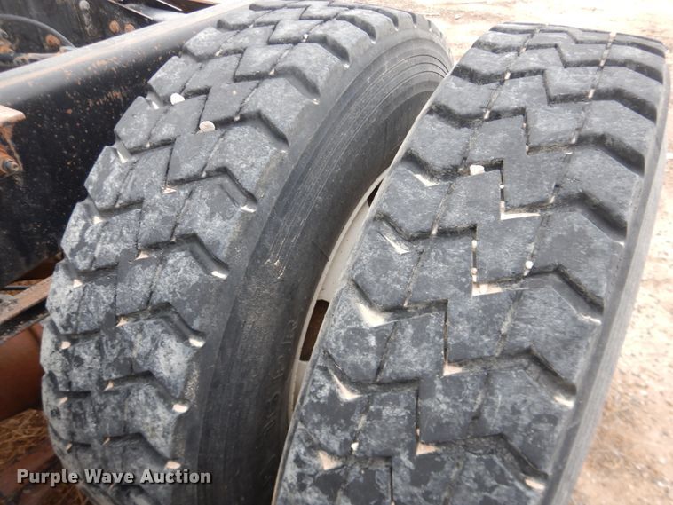 image for item DJ1156 2008 Kenworth T800  semi truck