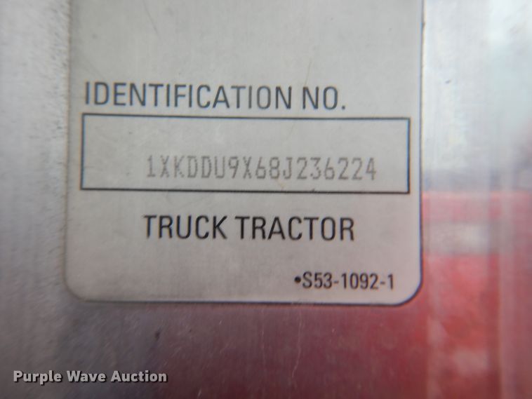 image for item DJ1156 2008 Kenworth T800  semi truck