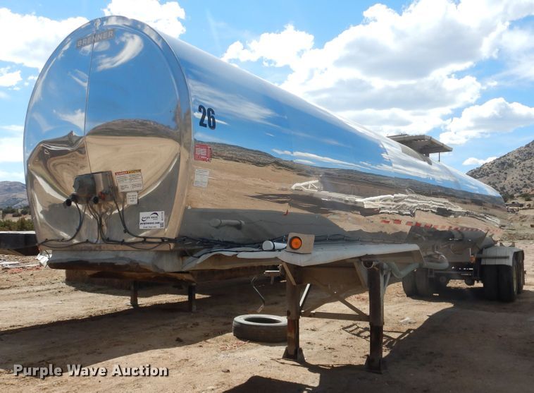 image for item DJ1179 1990 Stainless  tank trailer