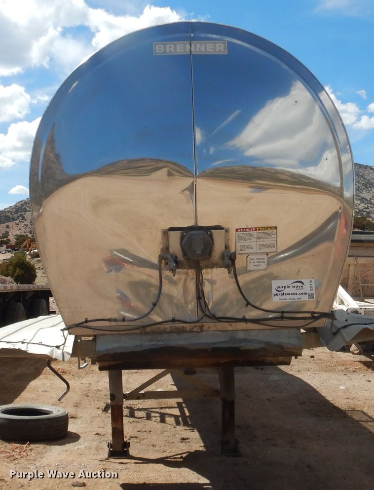 image for item DJ1179 1990 Stainless  tank trailer