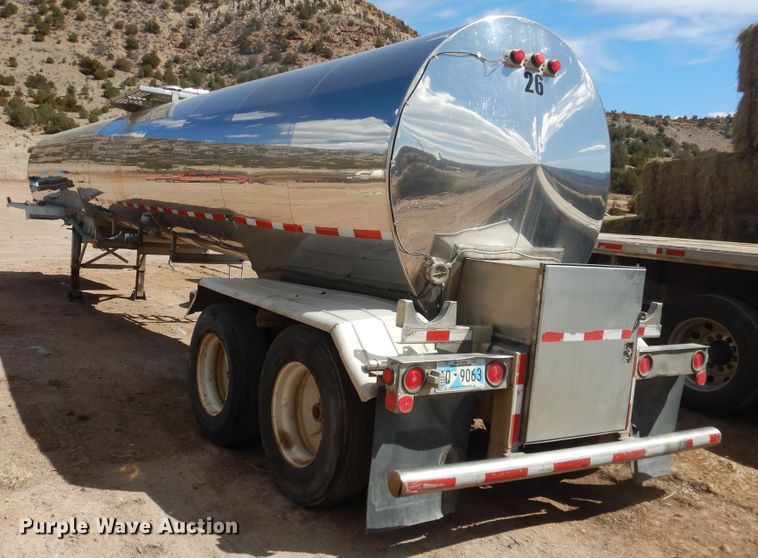 image for item DJ1179 1990 Stainless  tank trailer