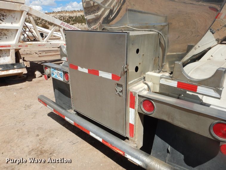 image for item DJ1179 1990 Stainless  tank trailer