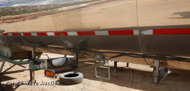 image for item DJ1179 1990 Stainless  tank trailer