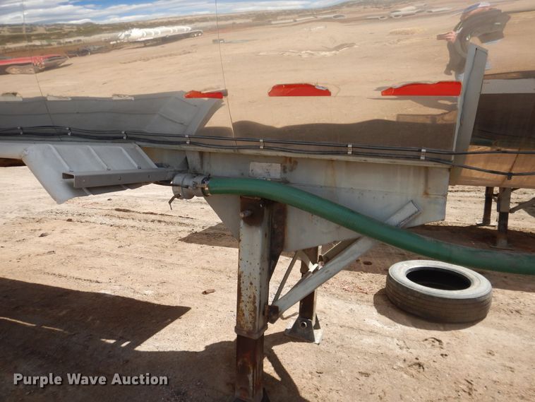 image for item DJ1179 1990 Stainless  tank trailer