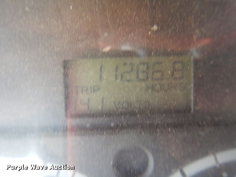 image for item DJ1183 2006 Freightliner Columbia 120  semi truck