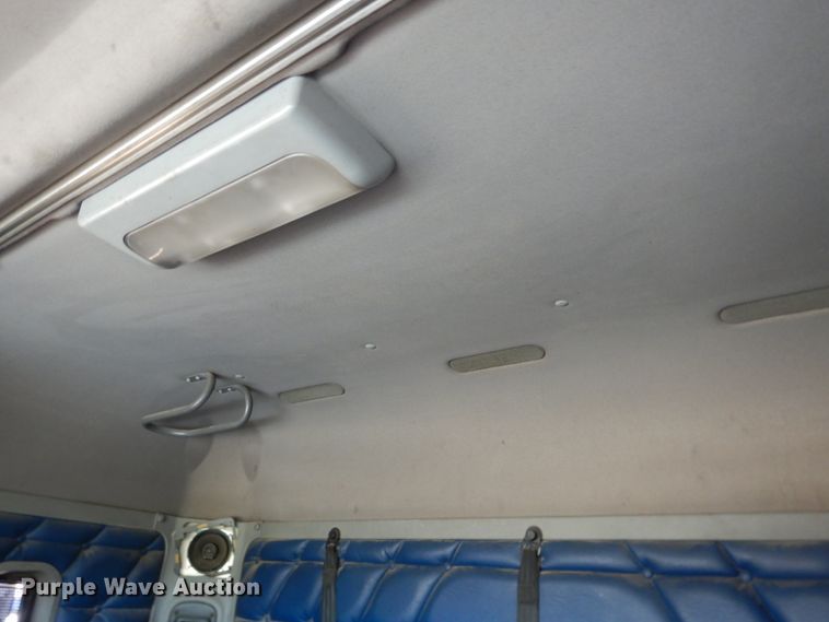 image for item DJ1183 2006 Freightliner Columbia 120  semi truck