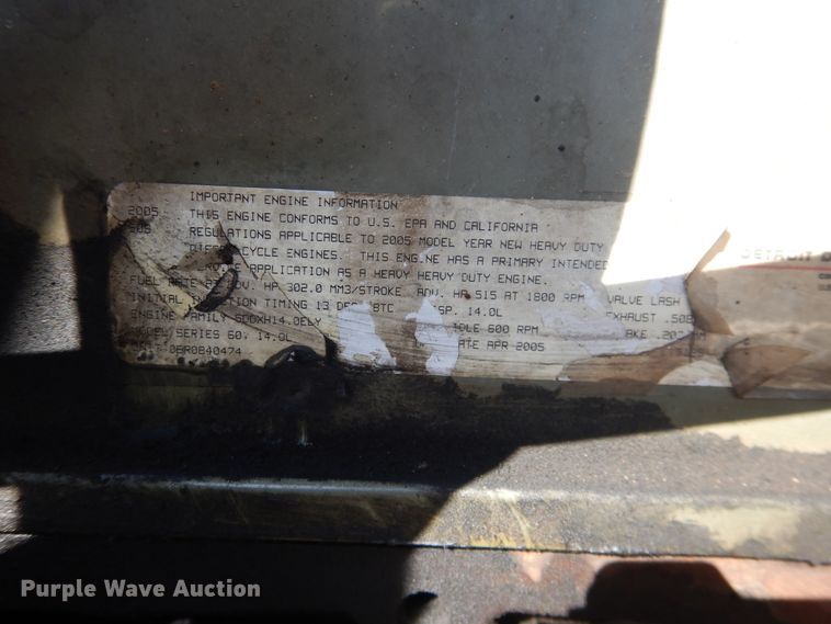 image for item DJ1183 2006 Freightliner Columbia 120  semi truck