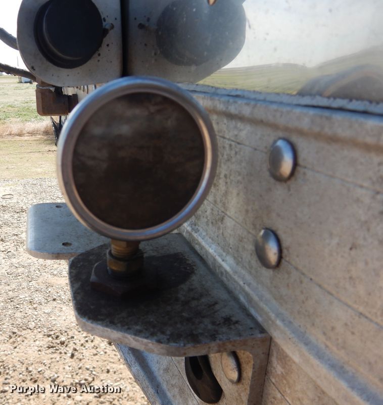 image for item DJ1184 2006 Eby  walking floor trailer