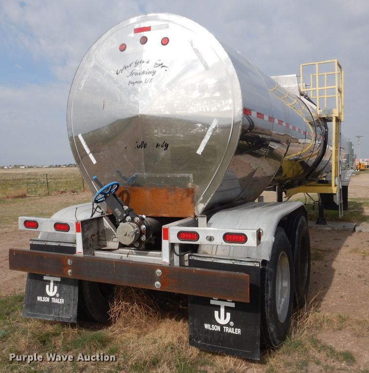 image for item DJ1246 1988 Walker  tank trailer