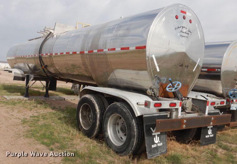 image for item DJ1246 1988 Walker  tank trailer