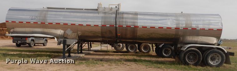 image for item DJ1246 1988 Walker  tank trailer