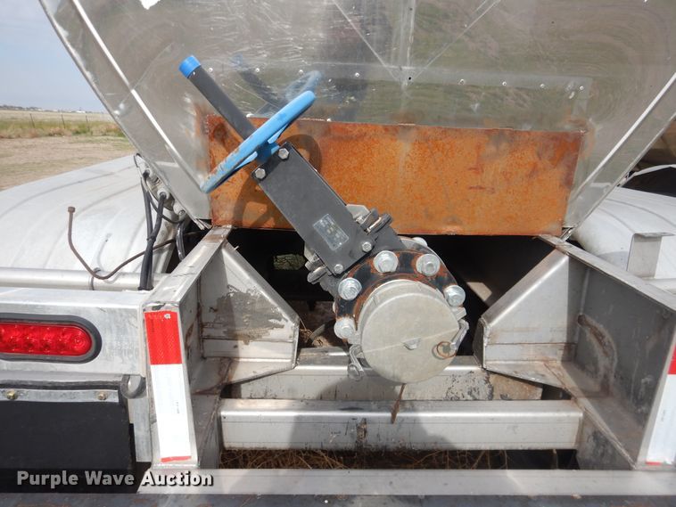 image for item DJ1246 1988 Walker  tank trailer