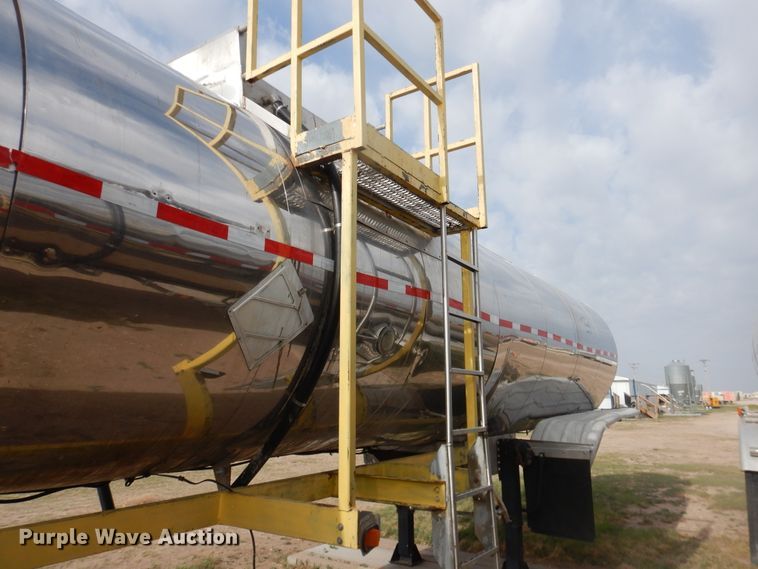 image for item DJ1246 1988 Walker  tank trailer