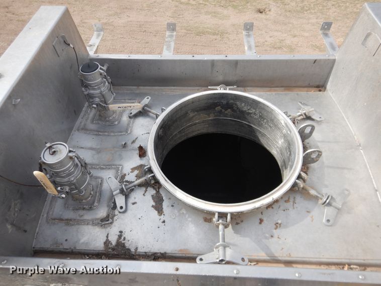 image for item DJ1246 1988 Walker  tank trailer