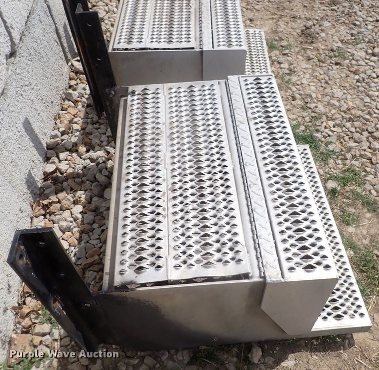 image for item DK4706 (2) toolboxes