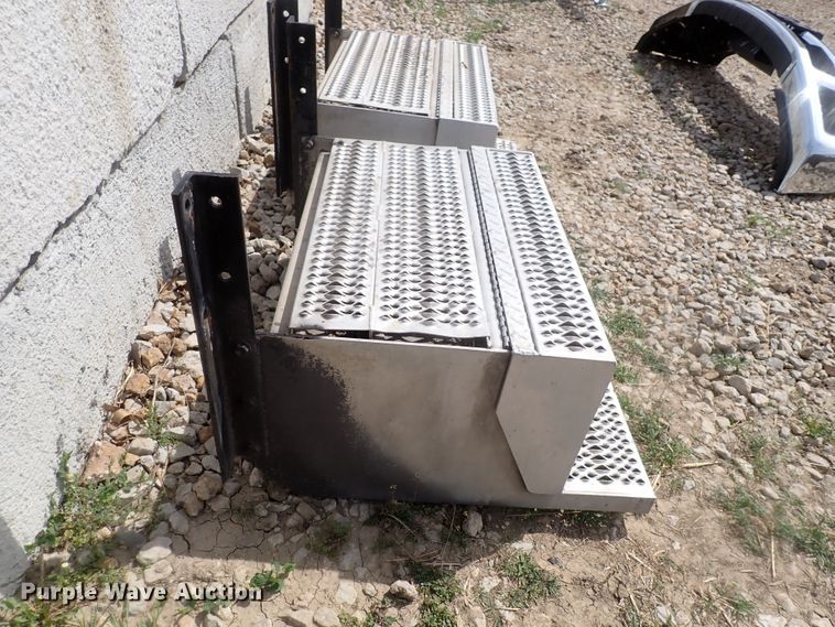 image for item DK4706 (2) toolboxes