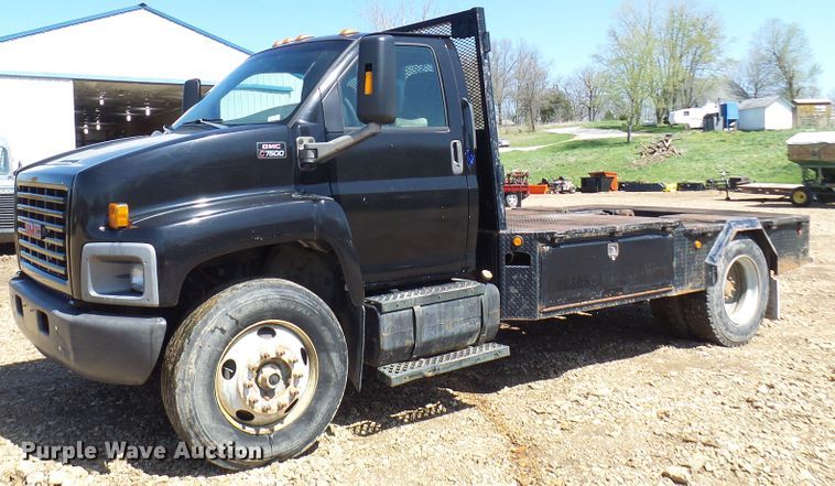 image for item DL0957 2005 GMC C7500  flatbed truck