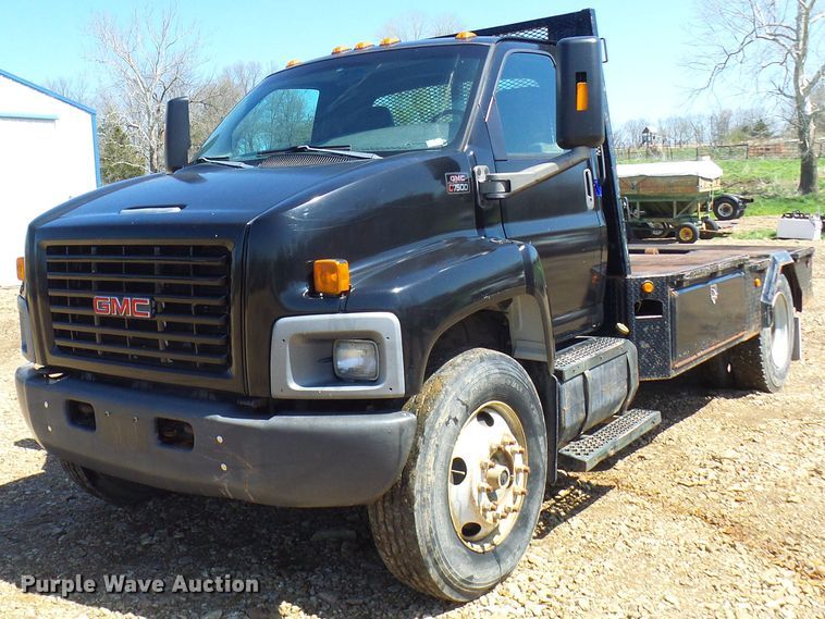 image for item DL0957 2005 GMC C7500  flatbed truck