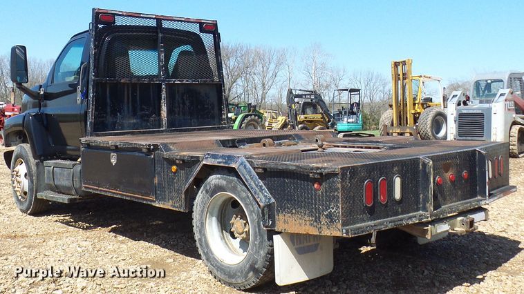image for item DL0957 2005 GMC C7500  flatbed truck