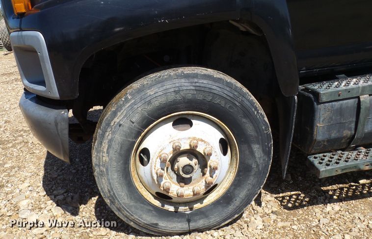 image for item DL0957 2005 GMC C7500  flatbed truck