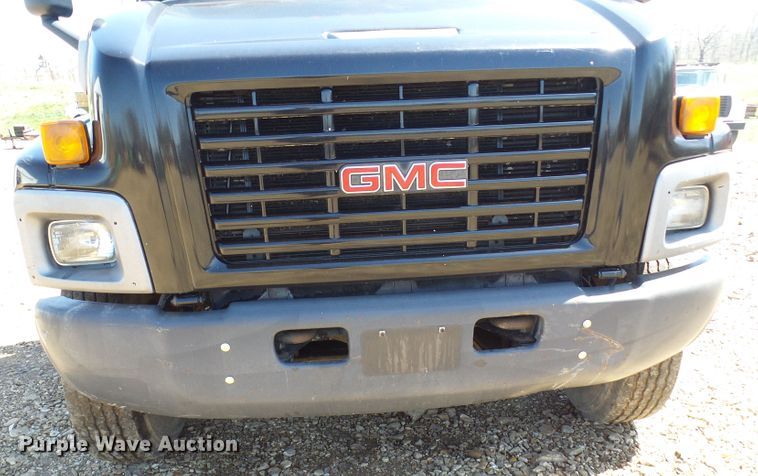 image for item DL0957 2005 GMC C7500  flatbed truck